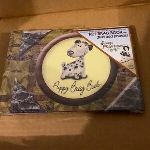 New Pet Brag Book holds up to 40 pictures